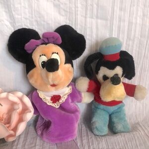 Vintage DISNEY Goofy stuffed plush toy & MINNIE MOUSE hand puppet toys
